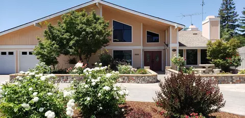 397 E Audubon Dr, Fresno, CA 93720