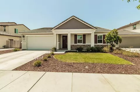726 Skansen St, Kingsburg, CA 93631