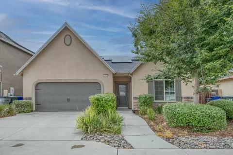 3328 N Carriage Ave, Fresno, CA 93727