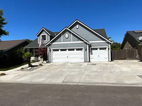 2623 15th Ave, Kingsburg, CA 93631