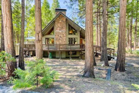 41332 Kokanee Ln, Shaver Lake, CA 93664