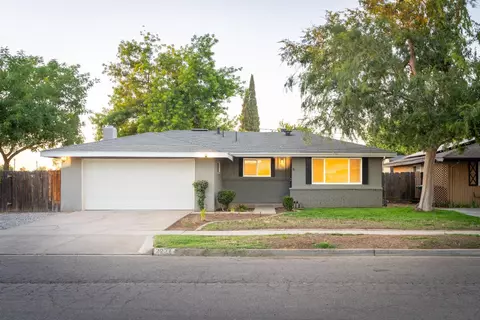 2221 E Swift Ave, Fresno, CA 93726