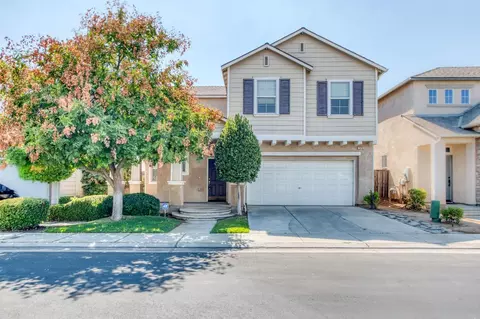 1956 N Tuscany Ln, Clovis, CA 93619