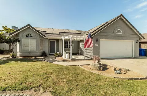 408 Devon Dr, Lemoore, CA 93245