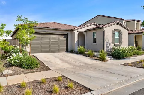 4218 Oak Knoll Rd, Madera, CA 93636