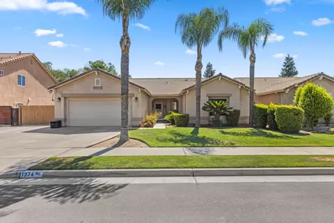 1374 Dalton Ave, Sanger, CA 93657