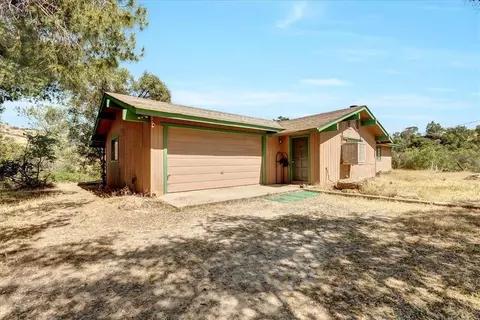 26289 White Thorne Rd, Clovis, CA 93619