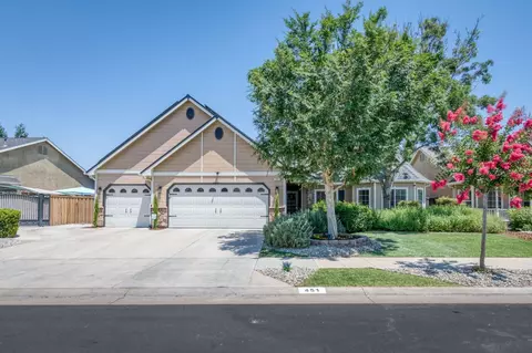 451 W Everglade Ave, Clovis, CA 93619