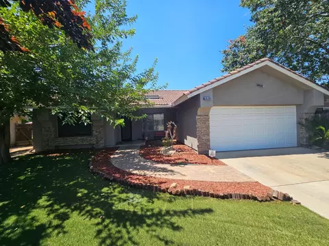 6449 N Mitre Ave, Fresno, CA 93722
