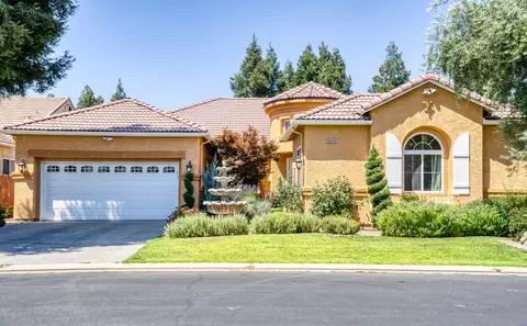9848 N Sedona Cir, Fresno, CA 93720