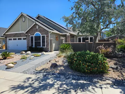 3688 N Dee Ann Ave, Fresno, CA 93727