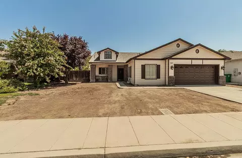 3472 Jordan St, Selma, CA 93662
