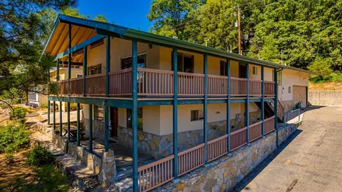 37633 Marina View Dr, Bass Lake, CA 93604