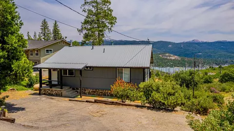 39179 Oak Dr, Oakhurst, CA 93644