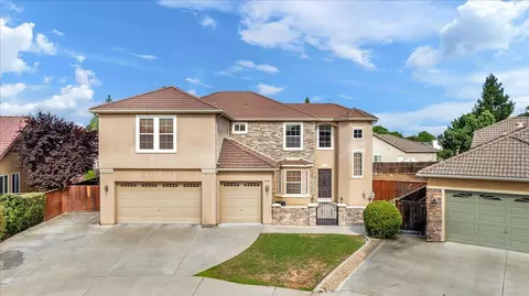 1646 Greenfield Ave, Clovis, CA 93611