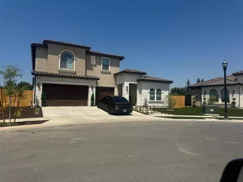 1750 N Hanson Ave, Clovis, CA 93619