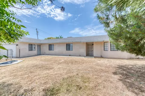 1457 Bullard Ave, Clovis, CA 93611