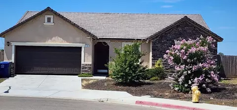 1761 Shaft St, Selma, CA 93662
