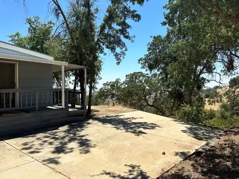 38476 Cardinal Ln, Yokuts Valley, CA 93675