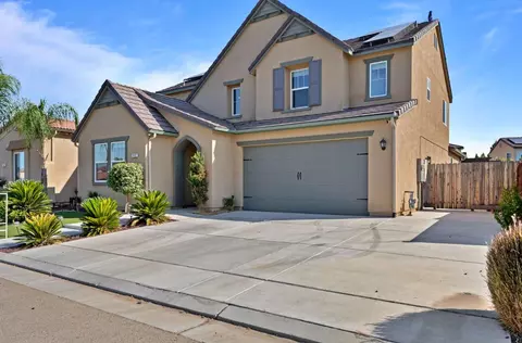7412 E Lansing Way, Fresno, CA 93737