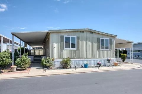 1001 Sylmar Ave #48, Clovis, CA 93612