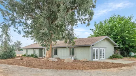 14221 Skyview Rd, Madera, CA 93636