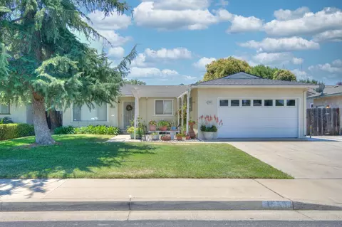 1658 Purvis Ave, Clovis, CA 93611