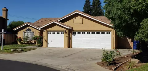 713 Jasmine Ave, Clovis, CA 93611
