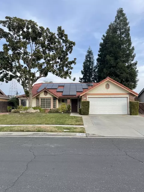 327 Mckelvy Ave, Clovis, CA 93611