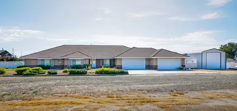 15606 Mark Rd, Madera, CA 93636