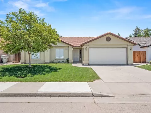 2739 Jenni Ave, Sanger, CA 93657
