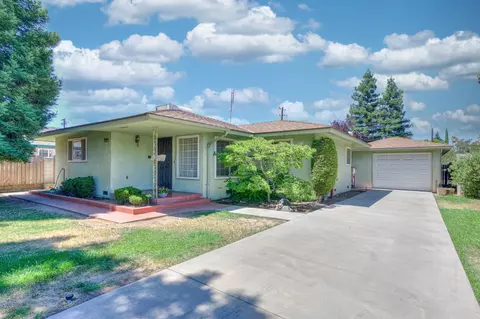 2516 Webster St, Sanger, CA 93657
