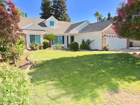 2172 Birch Ave, Clovis, CA 93611