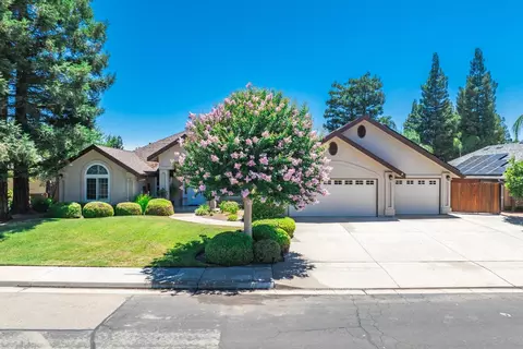 3163 Mckelvy Ave, Clovis, CA 93611
