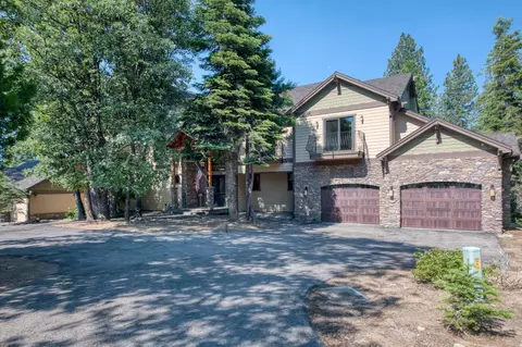 43196 Garnet Ln, Shaver Lake, CA 93664