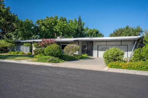 130 N Park Dr, Madera, CA 93637