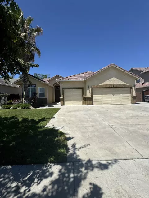 825 S Michelle Ave, Kerman, CA 93630
