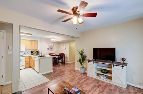 2881 Huntington Blvd #113, Fresno, CA 93721