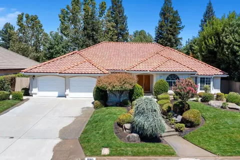 1080 E Newhall Dr, Fresno, CA 93720