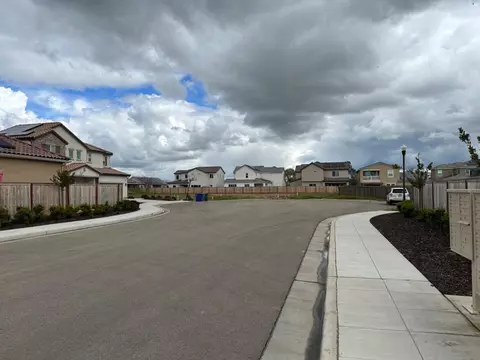 4259 Alissa Ave, Clovis, CA 93619