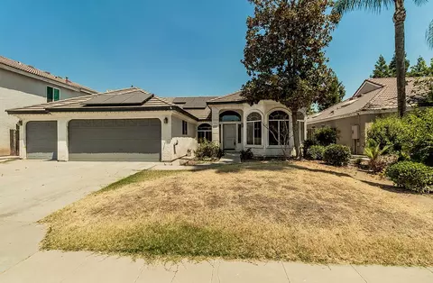 2048 E Lester Ave, Fresno, CA 93720