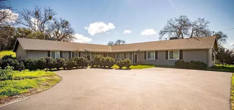 29196 Auberry Rd, Prather, CA 93651