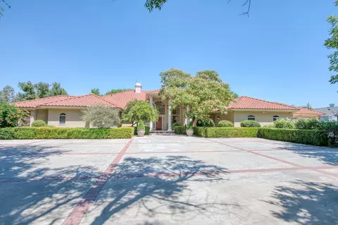 8116 Preuss Dr, Clovis, CA 93619