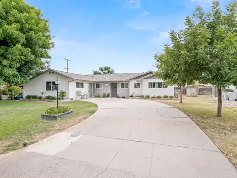 5652 E Tarpey Dr, Fresno, CA 93727