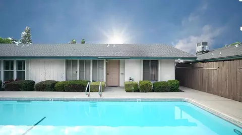 192 W Barstow Ave #C, Fresno, CA 93704