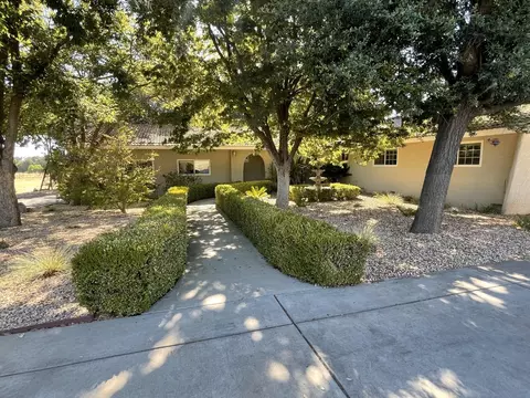 6281 N Bethel Ave, Clovis, CA 93619
