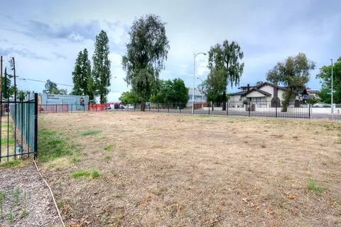 409 N 1st St, Fresno, CA 93702