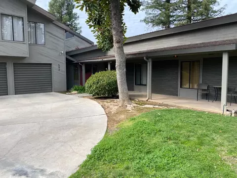 592 W Barstow Ave, Fresno, CA 93704