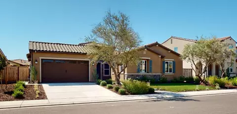 952 Highland Rd W, Madera, CA 93636