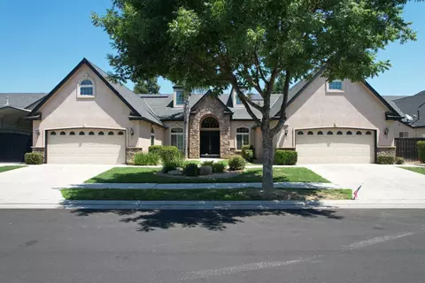 439 W Loyola Ave, Clovis, CA 93619